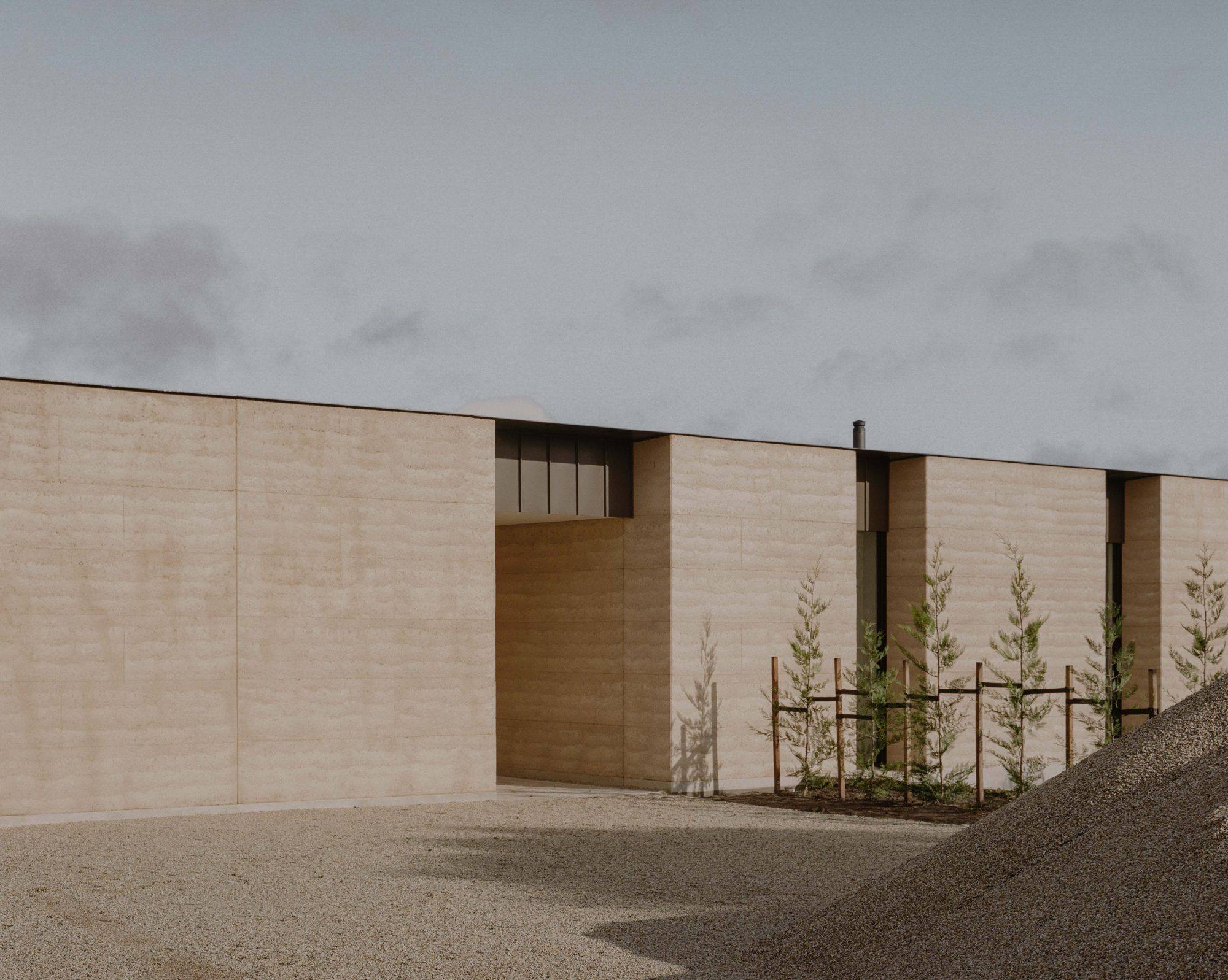 Rammed-earth wall detail
